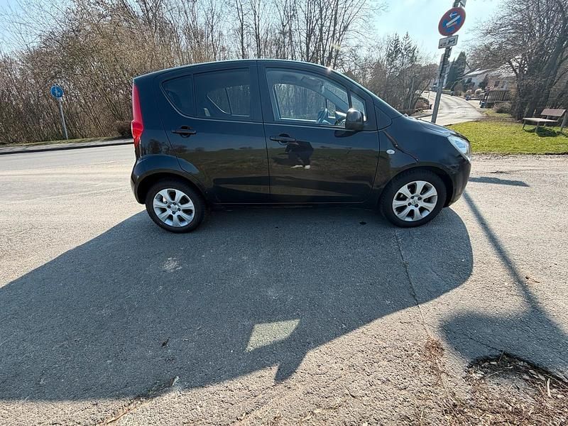 Gebraucht Opel Agila 68 PS (50 kW) 2008 Schwarz Kleinwagen