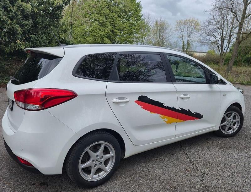 Gebraucht Kia Carens 135 PS (99 kW) 2014 Weiß Van / Kleinbus