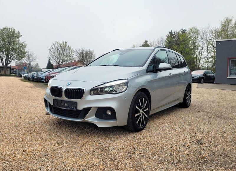Grau Gebraucht 2015 BMW 220 M Sport Kombi | 11.980 € (Guter Preis) - Bild 1/4