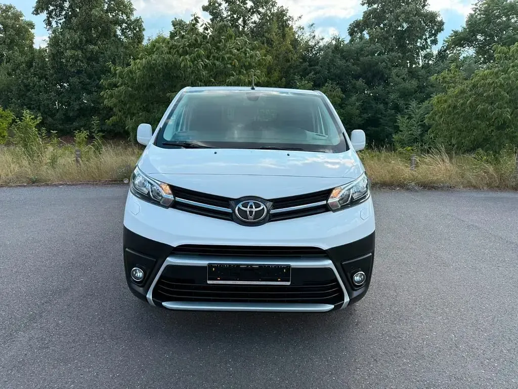 Gebraucht Toyota Proace 116 PS (85 kW) 2018 Weiß Van / Kleinbus