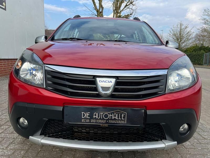 Gebraucht Dacia Sandero Stepway 84 PS (61 kW) 2011 Orange Limousine