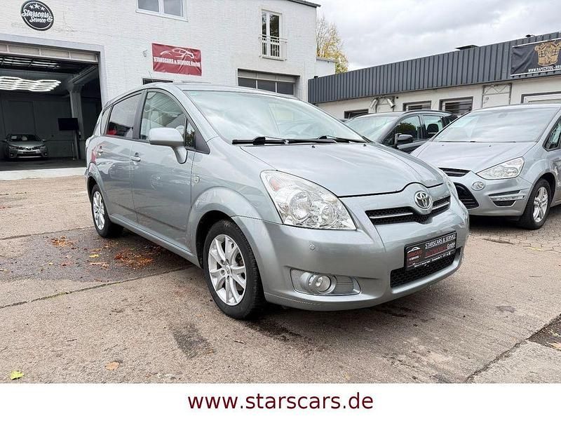 Silber Gebraucht 2008 Toyota Corolla Verso Team Van / Kleinbus | 7.450 € (Teuer) - Bild 1/4