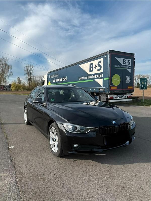 Gebraucht BMW 316 136 PS (100 kW) 2013 Schwarz Limousine