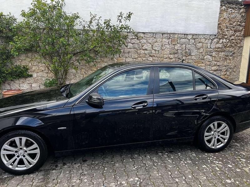 Gebraucht Mercedes C200 136 PS (100 kW) 2010 Schwarz Limousine