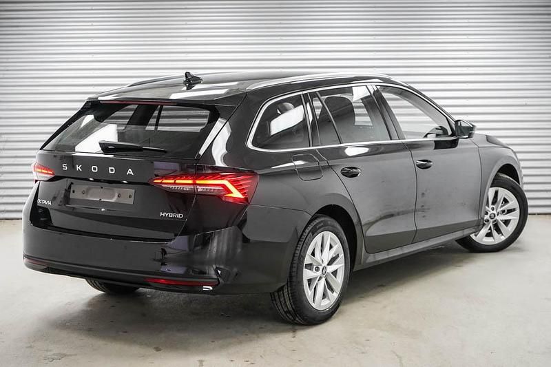 Neu Skoda Octavia Selection 150 PS (110 kW) 2025 Black magic metallic (1z) Kombi