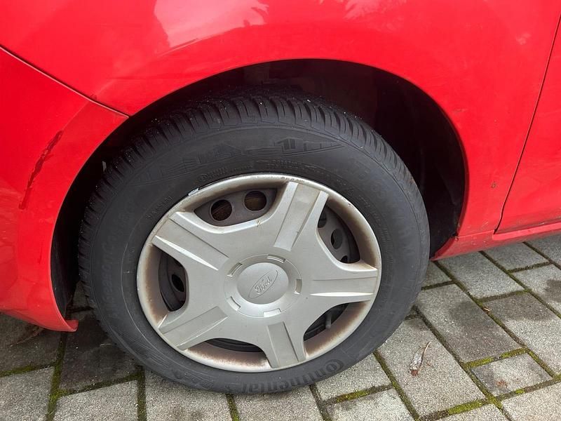 Gebraucht Ford Ka 69 PS (50 kW) 2011 Rot Kleinwagen