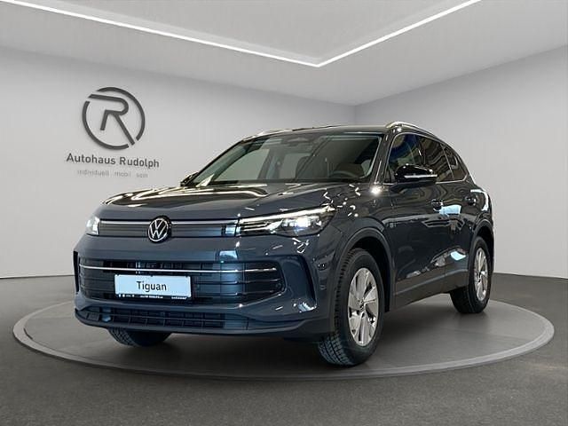 Neu VW Tiguan 131 PS (96 kW) 2025 Delfingrau metallic SUV