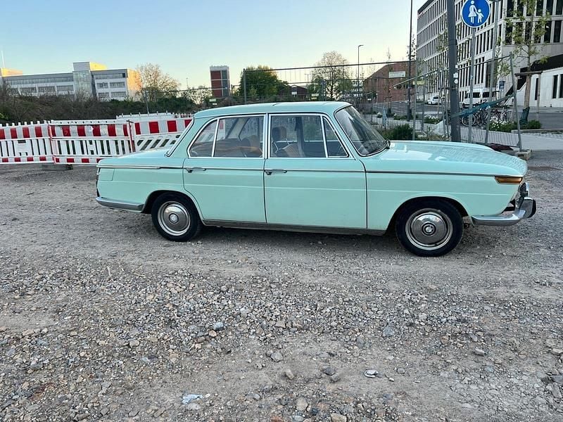 Usado BMW 2000 100 HP (73 kW) 1966 Andere farben Sedan