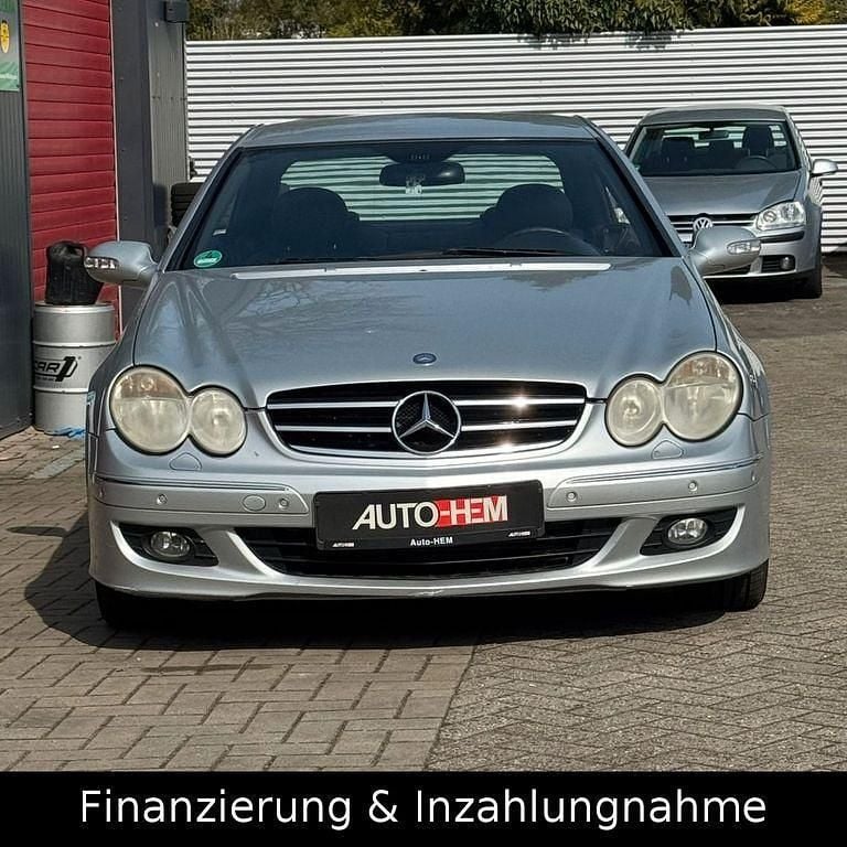 Gebraucht Mercedes CLK220 150 PS (110 kW) 2007 Silber Coupé