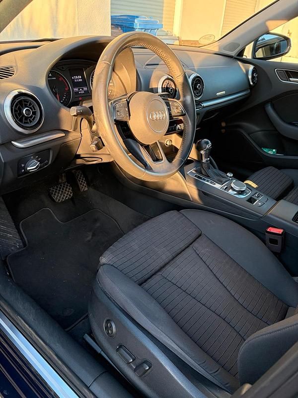 Gebraucht Audi A3 Design 184 PS (135 kW) 2019 Blau Limousine
