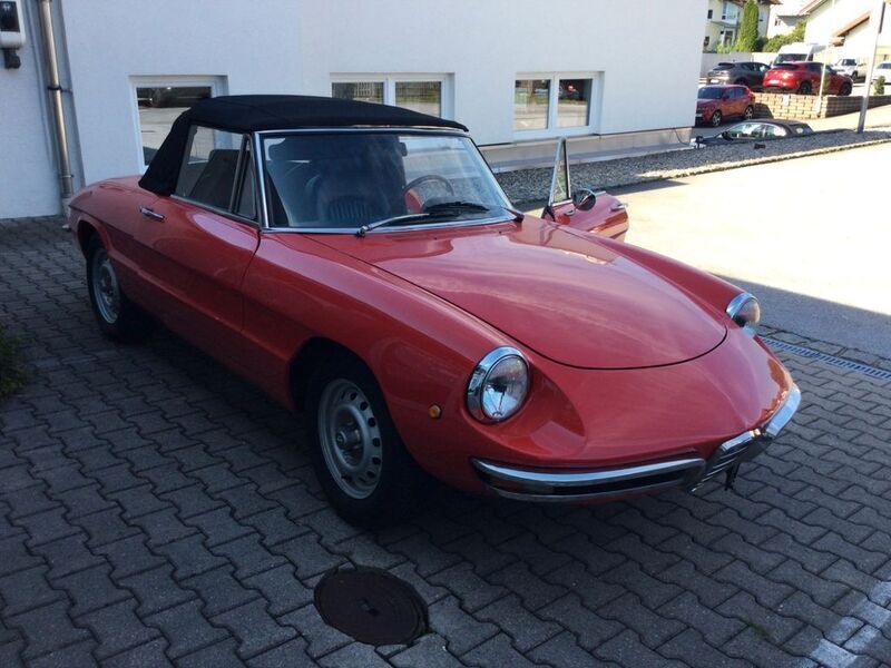 Gebraucht Alfa Romeo Spider 132 PS (97 kW) 1971 Rot Cabrio