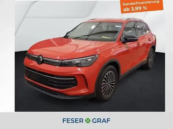 Persimmon red metallic Gebraucht 2025 VW Tiguan SUV | 36.740 € (Fairer Preis) - Bild 1/4