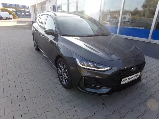 Używany Ford Focus ST-Line X 125 KM (91 kW) 2023 Szary Kombi