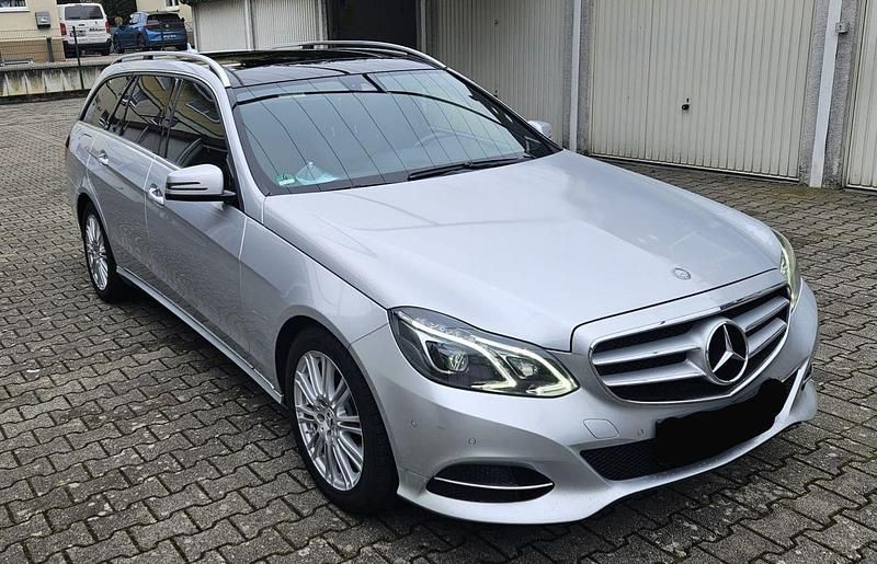 Gebraucht Mercedes E220 Edition 170 PS (125 kW) 2014 Grau Kombi
