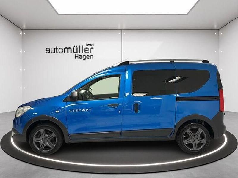 Gebraucht Dacia Dokker Celebration 116 PS (85 kW) 2017 Blau sky Van / Kleinbus