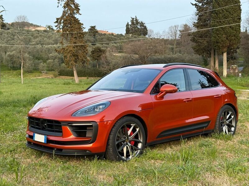 Orange Gebraucht 2022 Porsche Macan SUV | 74.900 € (Etwas zu teuer) - Bild 1/4