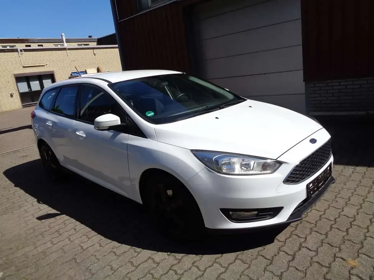 Gebraucht Ford Focus 105 PS (77 kW) 2018 Weiß Kombi
