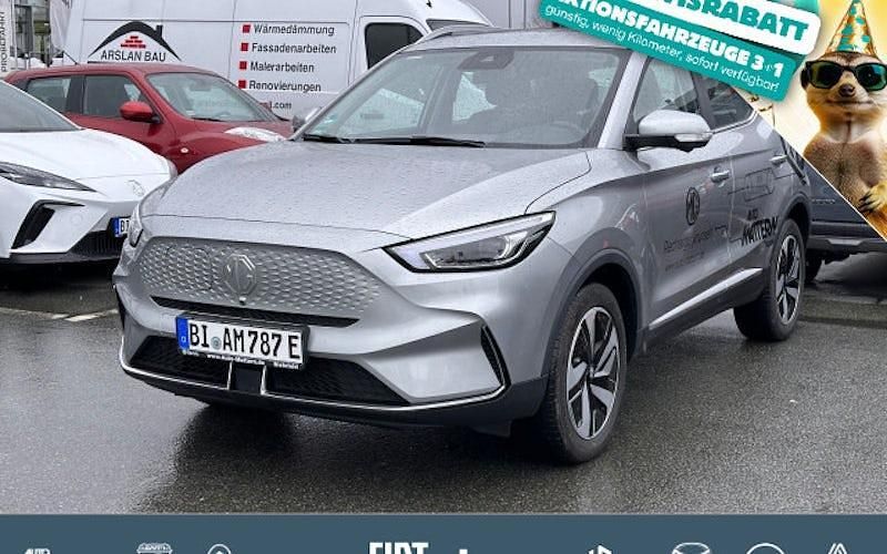 Silber Gebraucht 2021 MG ZS Comfort Limousine | 23.990 € - Bild 1/4