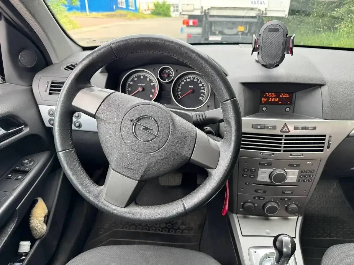 Gebraucht Opel Astra 105 PS (77 kW) 2006 Grau Kombi