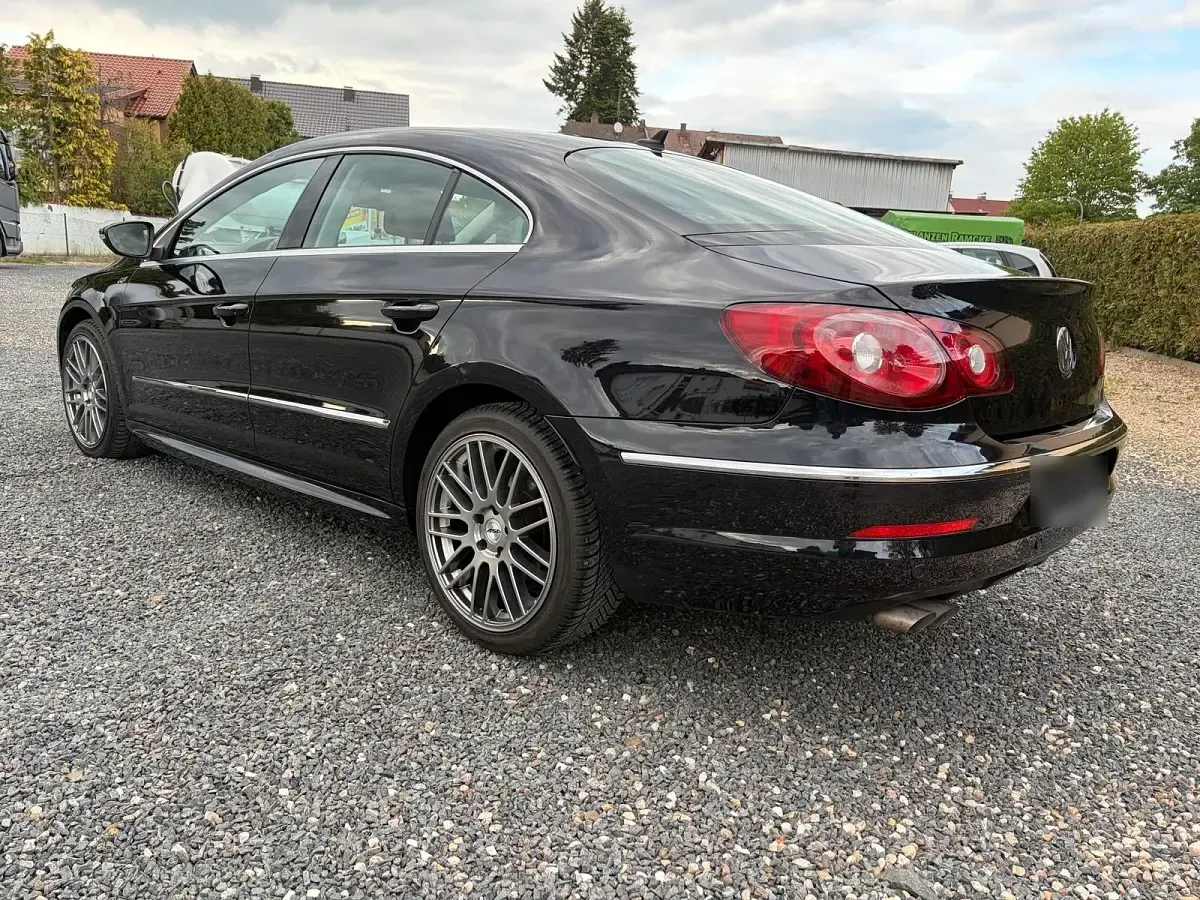 Gebraucht VW Passat R-line 140 PS (102 kW) 2011 Schwarz Limousine