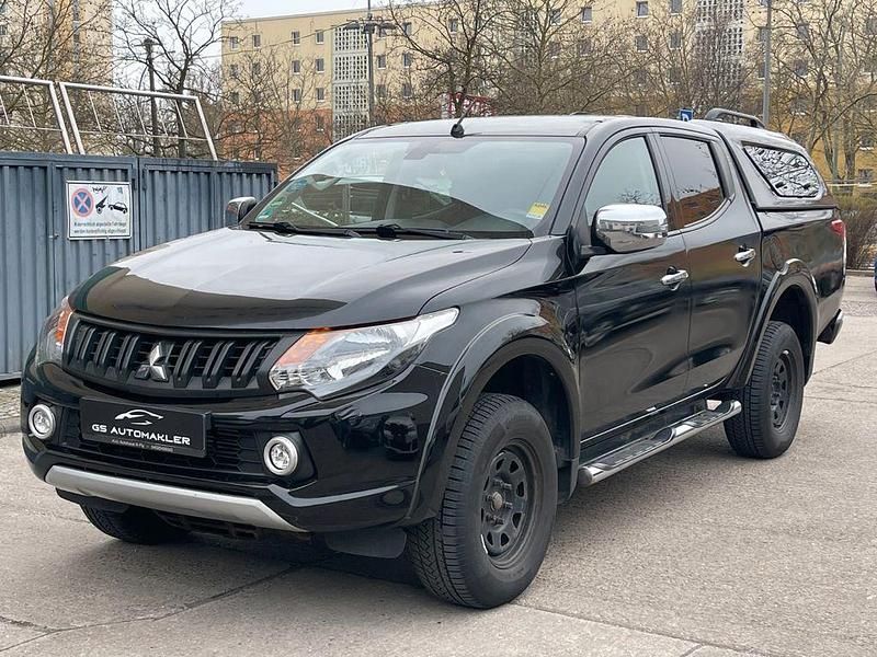 Gebraucht Mitsubishi L200 Plus 181 PS (133 kW) 2016 Schwarz Pickup