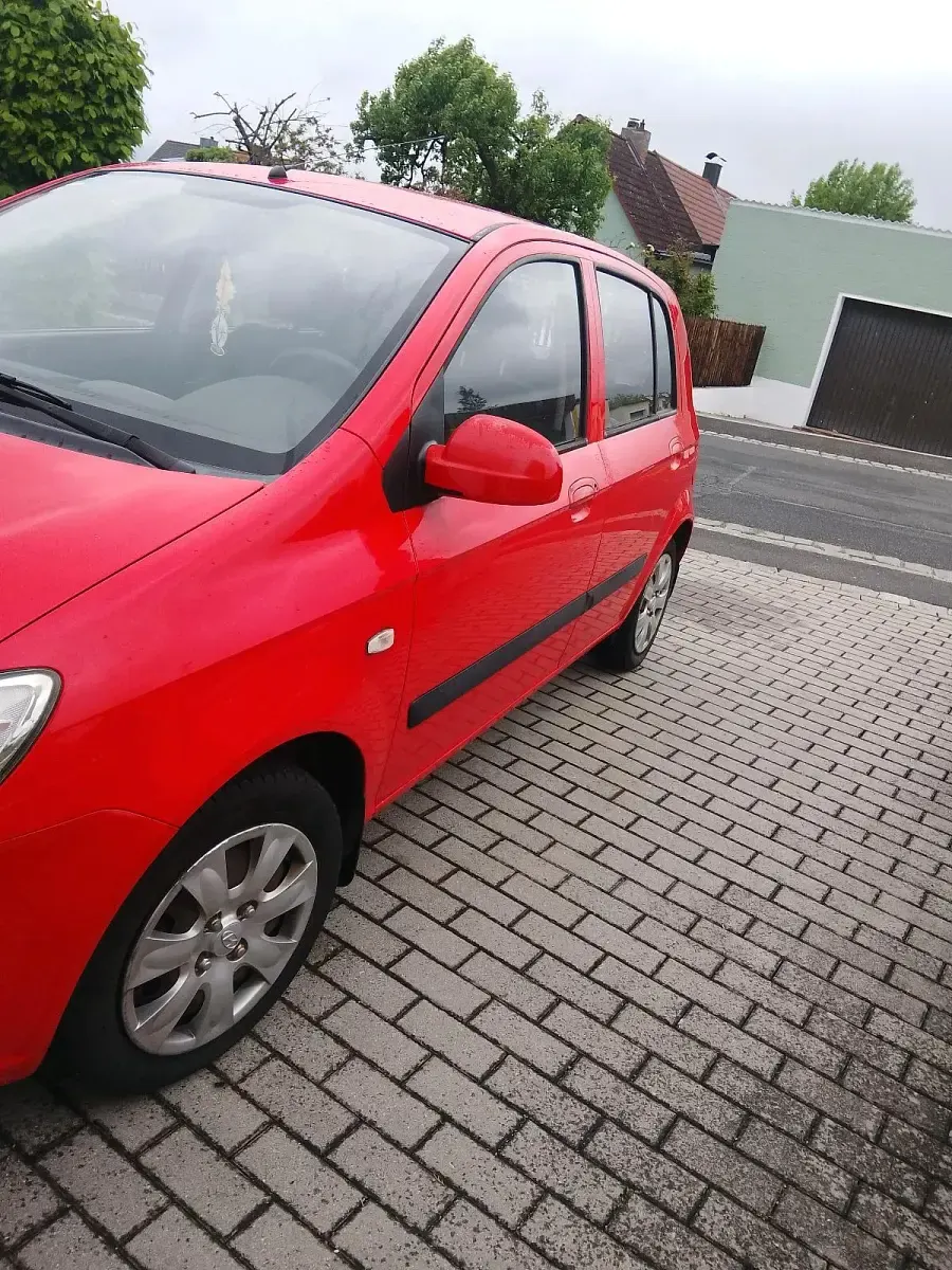 Second-hand Hyundai Getz 66 CP (48 kW) 2009 Roșu Hatchback