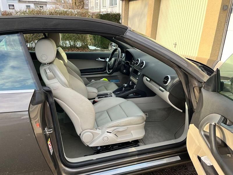 Gebraucht Audi A3 Cabriolet S-Line 160 PS (117 kW) 2011 Grau Cabrio