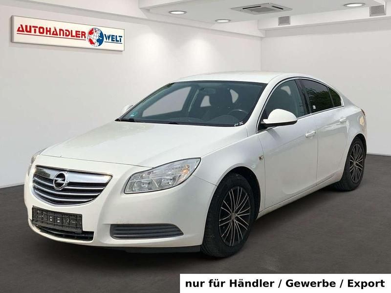 Weiß Gebraucht 2010 Opel Insignia Limousine | 2.699 € (Superpreis) - Bild 1/3