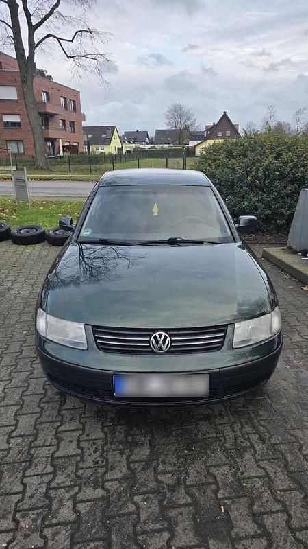 Gebraucht VW Passat Basis 110 PS (80 kW) 1998 Grün Limousine