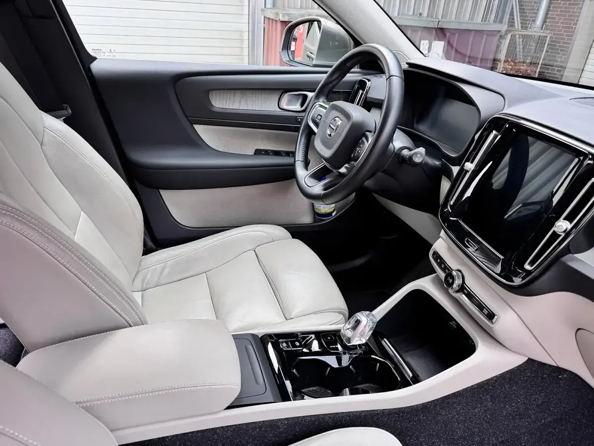 Gebraucht Volvo XC40 200 PS (147 kW) 2020 Beige SUV