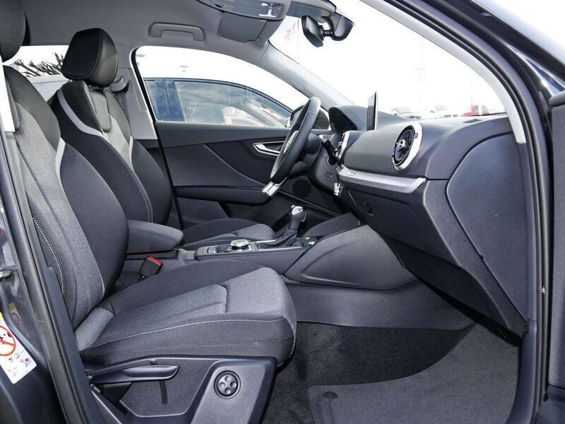 Gebraucht Audi Q2 Advanced Plus 150 PS (110 kW) 2023 Grau SUV