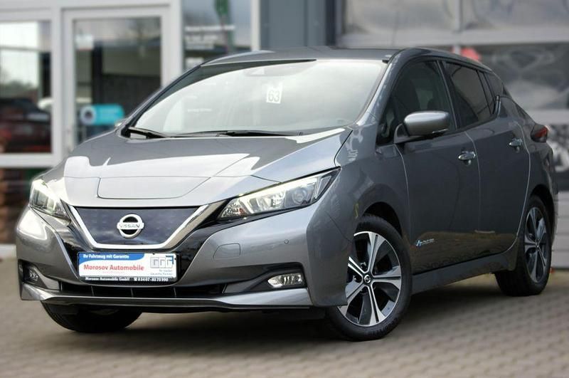 Grau Gebraucht 2020 Nissan Leaf N-Connecta Kleinwagen | 15.300 € (Fairer Preis) - Bild 1/4