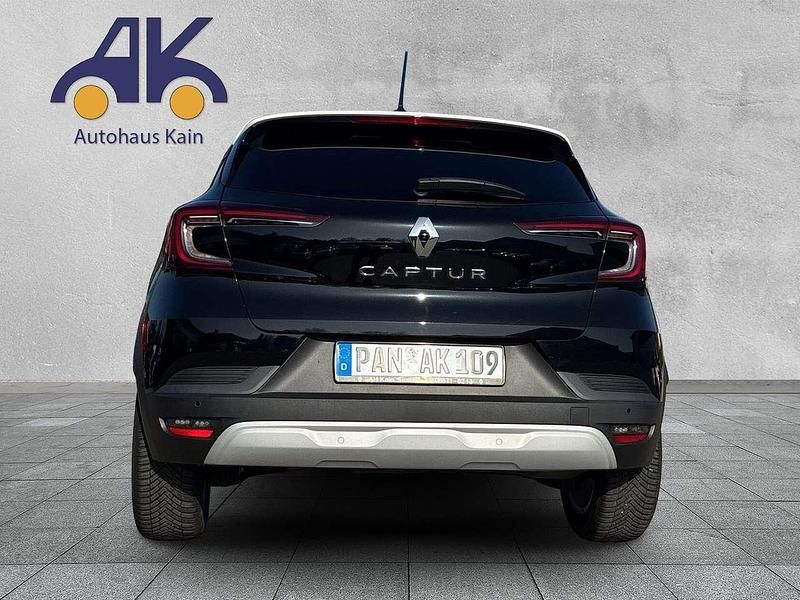 Gebraucht Renault Captur Zen 91 PS (66 kW) 2022 Schwarz gne + weiss qnw SUV