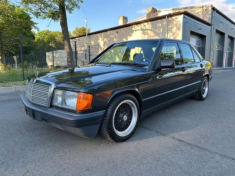 Gebraucht Mercedes 190 132 PS (97 kW) 1987 Limousine