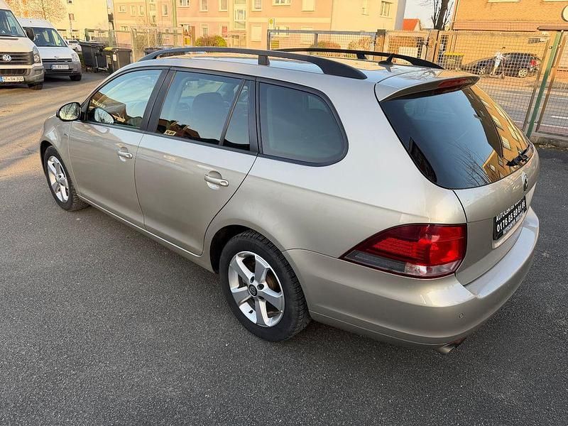 Gebraucht VW Golf VI Match 122 PS (89 kW) 2013 Grau Kleinwagen