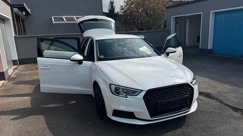 Gebraucht Audi A3 150 PS (110 kW) 2019 Weiß Limousine