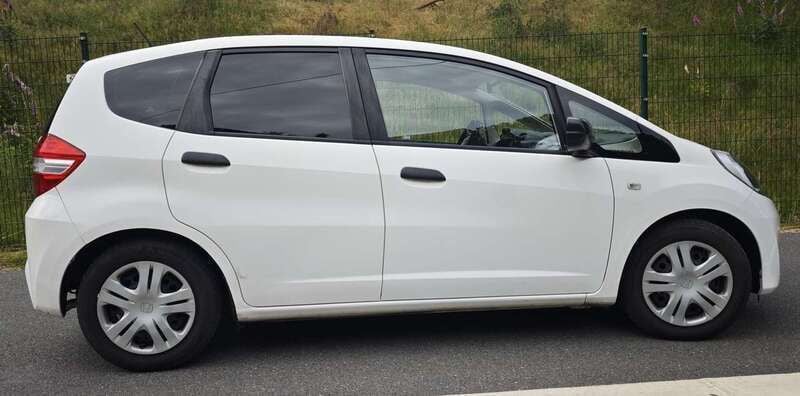 Weiß Gebraucht 2012 Honda Jazz Trend Kleinwagen | 4.500 € (Guter Preis) - Bild 1/4