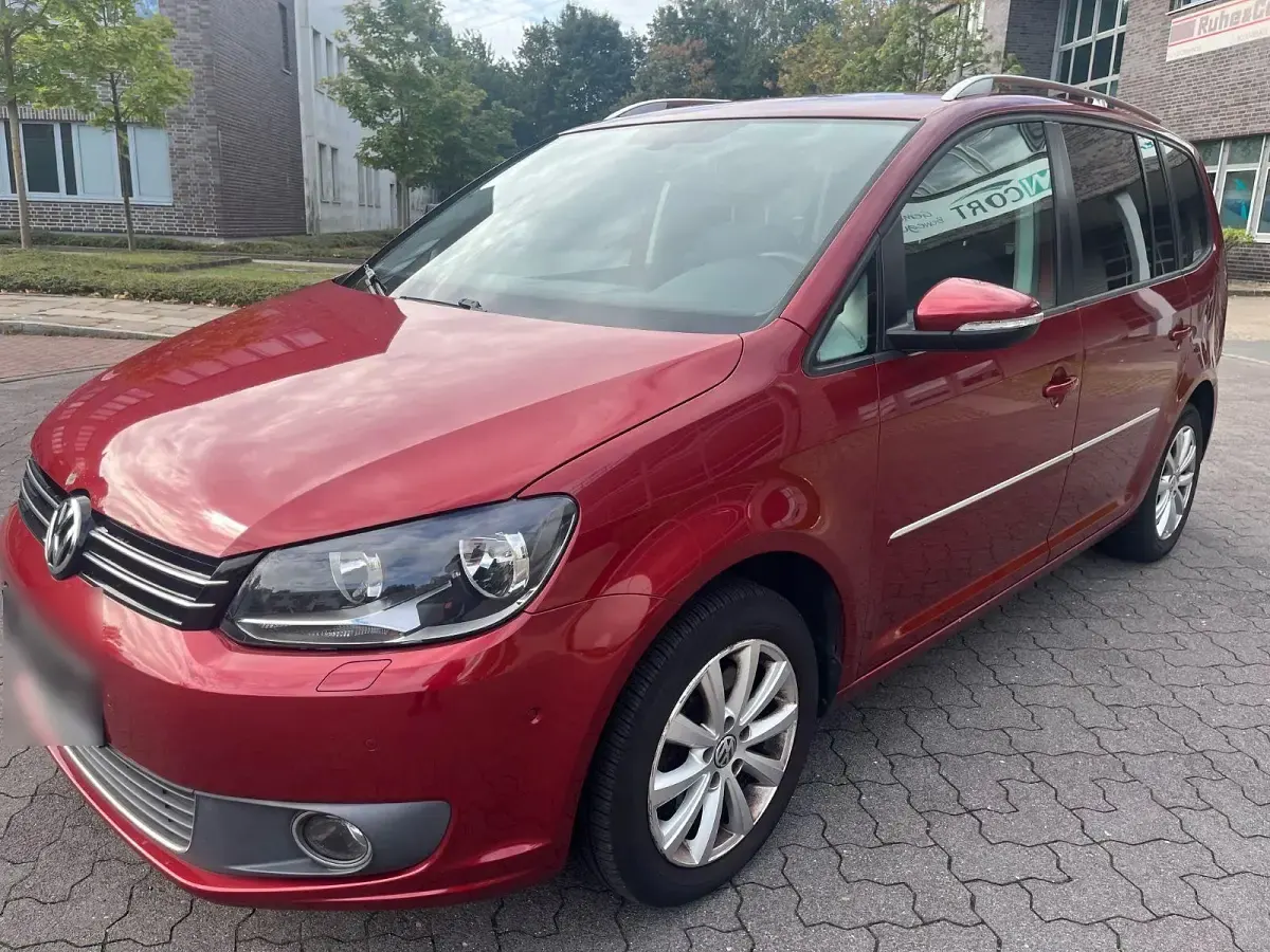 Gebraucht VW Touran Highline 140 PS (102 kW) 2011 Rot Van / Kleinbus