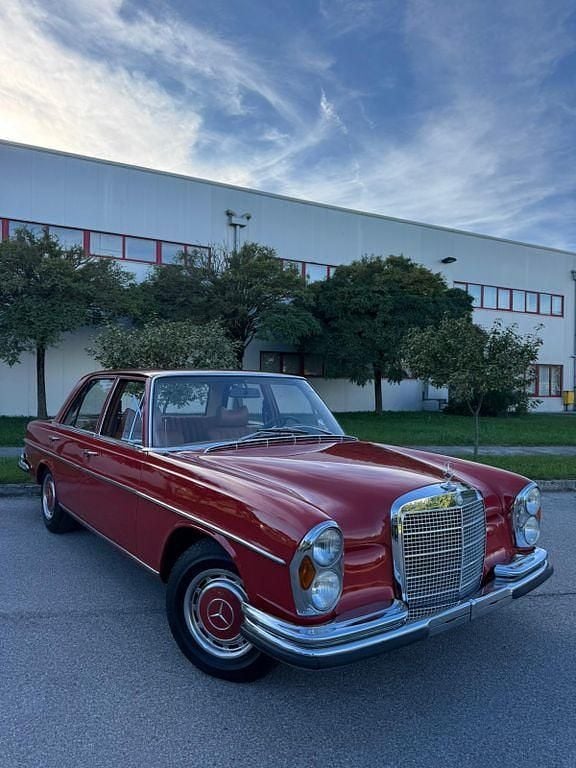Rot Gebraucht 1972 Mercedes W108 Limousine | 30.000 € - Bild 1/4