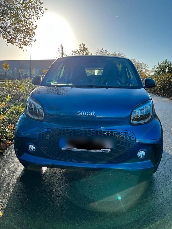 Blau Gebraucht 2020 Smart ForTwo Electric Drive Coupé | 9.150 € (Fairer Preis) - Bild 1/4