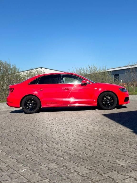 Gebraucht Audi A3 S-Line 184 PS (135 kW) 2015 Rot Limousine