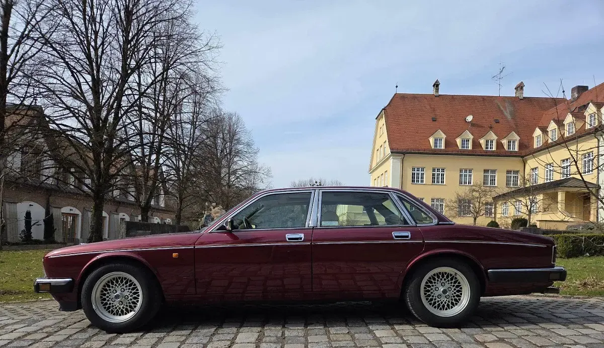 Gebraucht Jaguar XJ40 222 PS (163 kW) 1991 Rot Limousine