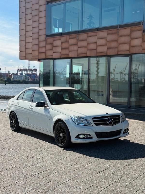 Weiß Gebraucht 2013 Mercedes C220 Limousine | 9.500 € (Superpreis) - Bild 1/4