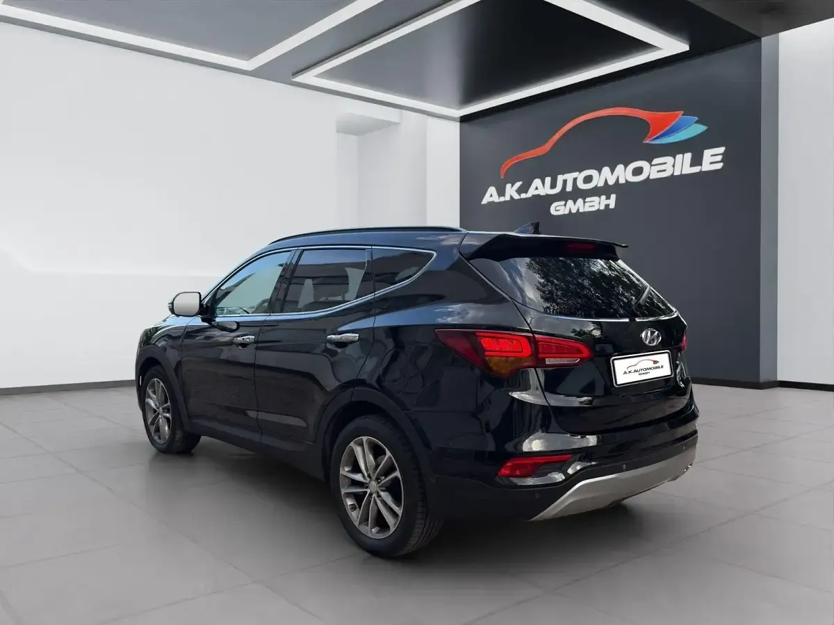 Gebraucht Hyundai Santa Fe Premium 200 PS (147 kW) 2016 Schwarz SUV