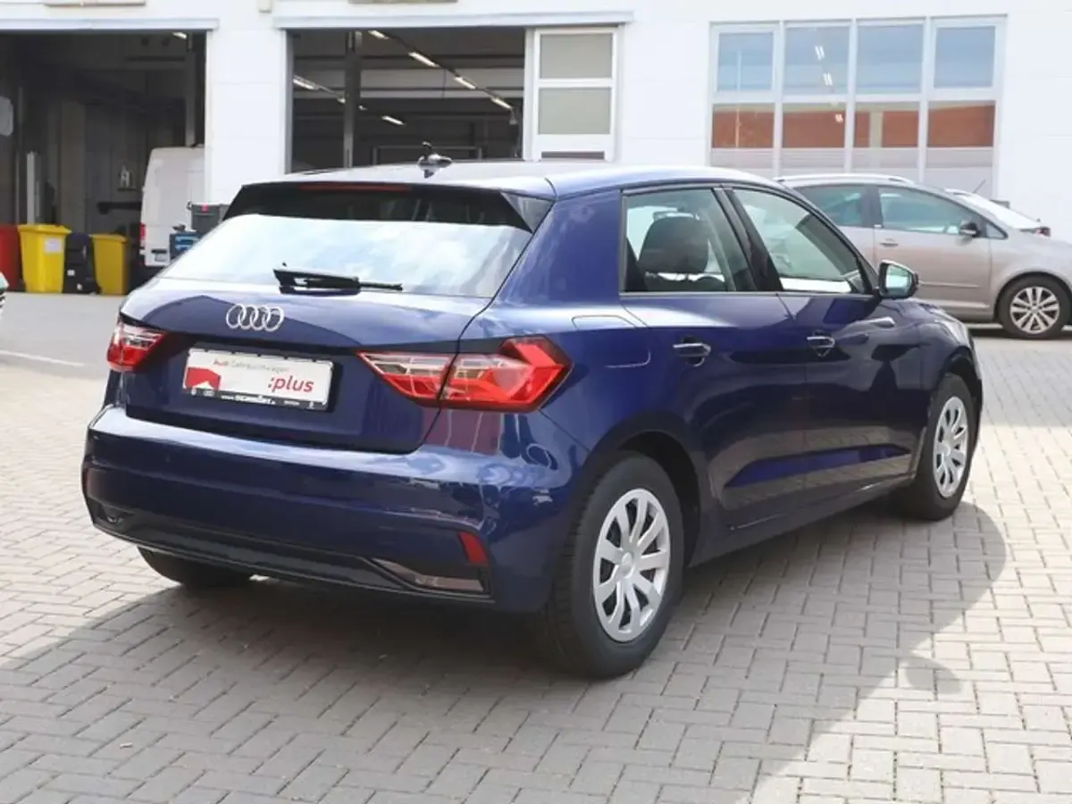 Gebraucht Audi A1 Sportback Advanced Plus 116 PS (85 kW) 2025 Navarrablau metallic Kleinwagen