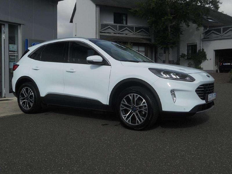 Frostweiß Gebraucht 2022 Ford Kuga Titanium SUV | 27.990 € (Etwas zu teuer) - Bild 1/4