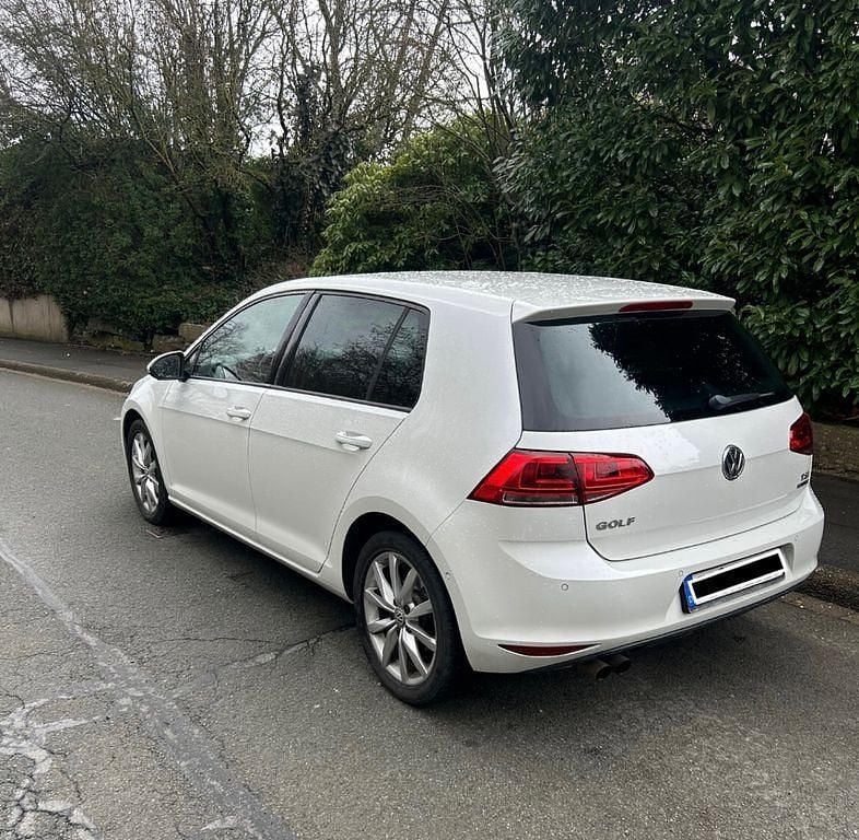 Gebraucht VW Golf VII Highline 122 PS (89 kW) 2013 Weiß Limousine