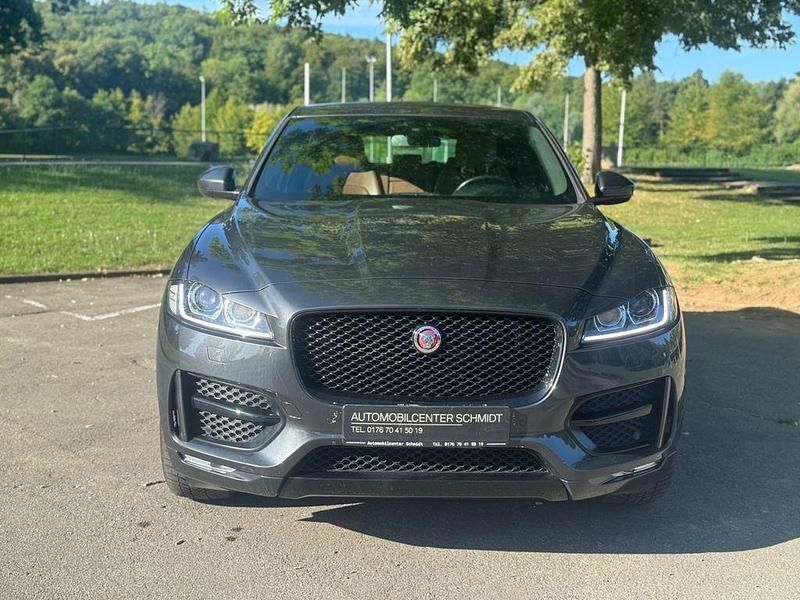 Schwarz Gebraucht 2017 Jaguar F-Pace R-Sport SUV | 21.990 € (Fairer Preis) - Bild 1/4