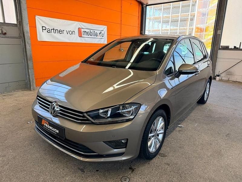 Gebraucht VW Golf VII LOUNGE 110 PS (80 kW) 2016 Gold Limousine