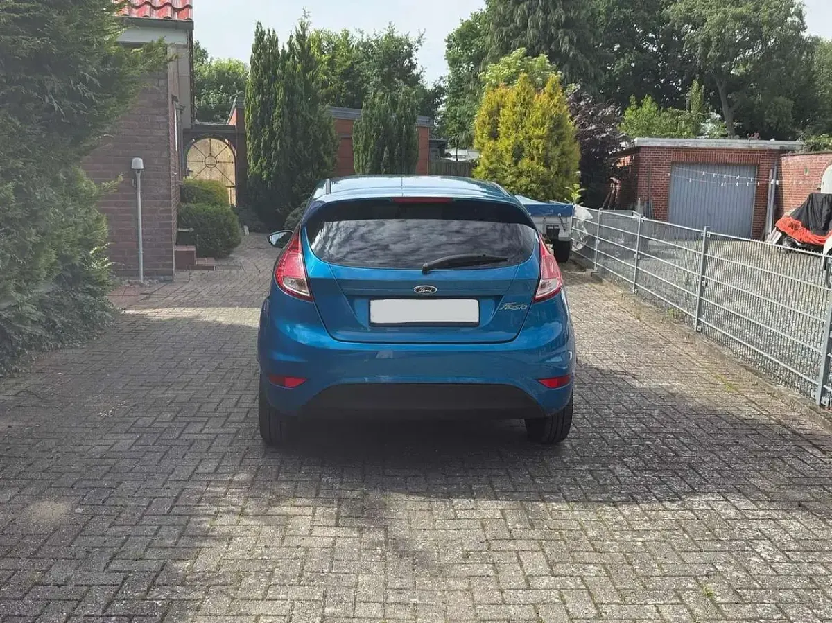 Gebraucht Ford Fiesta SYNC Edition 82 PS (60 kW) 2014 Blau Kleinwagen